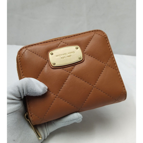 Michael Kors Brown Leather Quilted Zip Around Credit Card Bifold Square Wallet - Picture 3 of 16